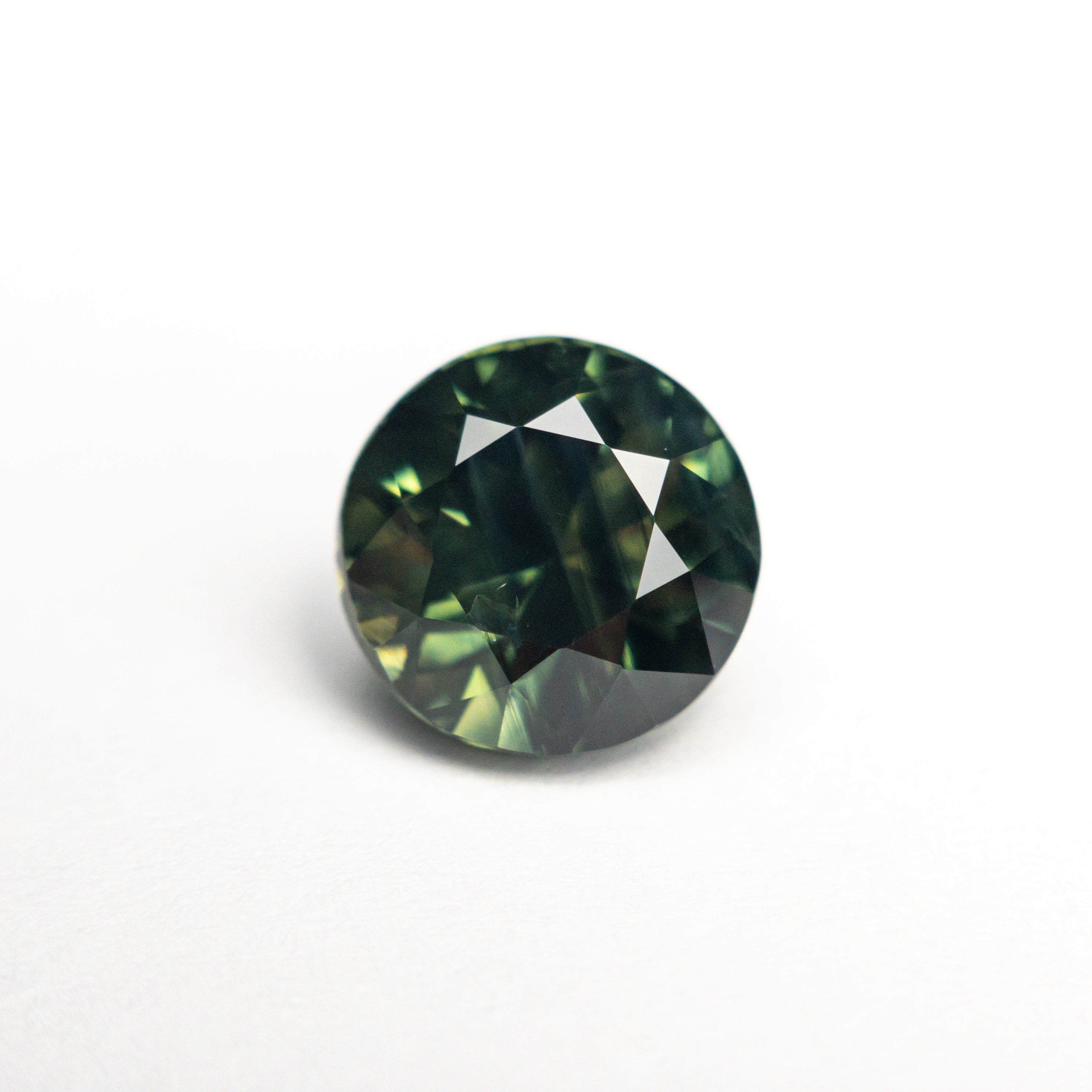 2.22ct 7.46x7.38x5.24mm Round Brilliant Sapphire 23806-04