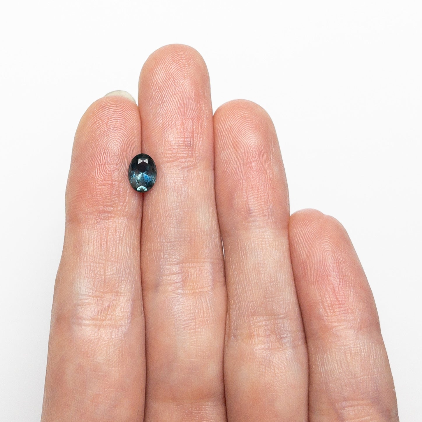 0.94ct 6.99x5.09x3.48mm Oval Brilliant Sapphire 26527-18