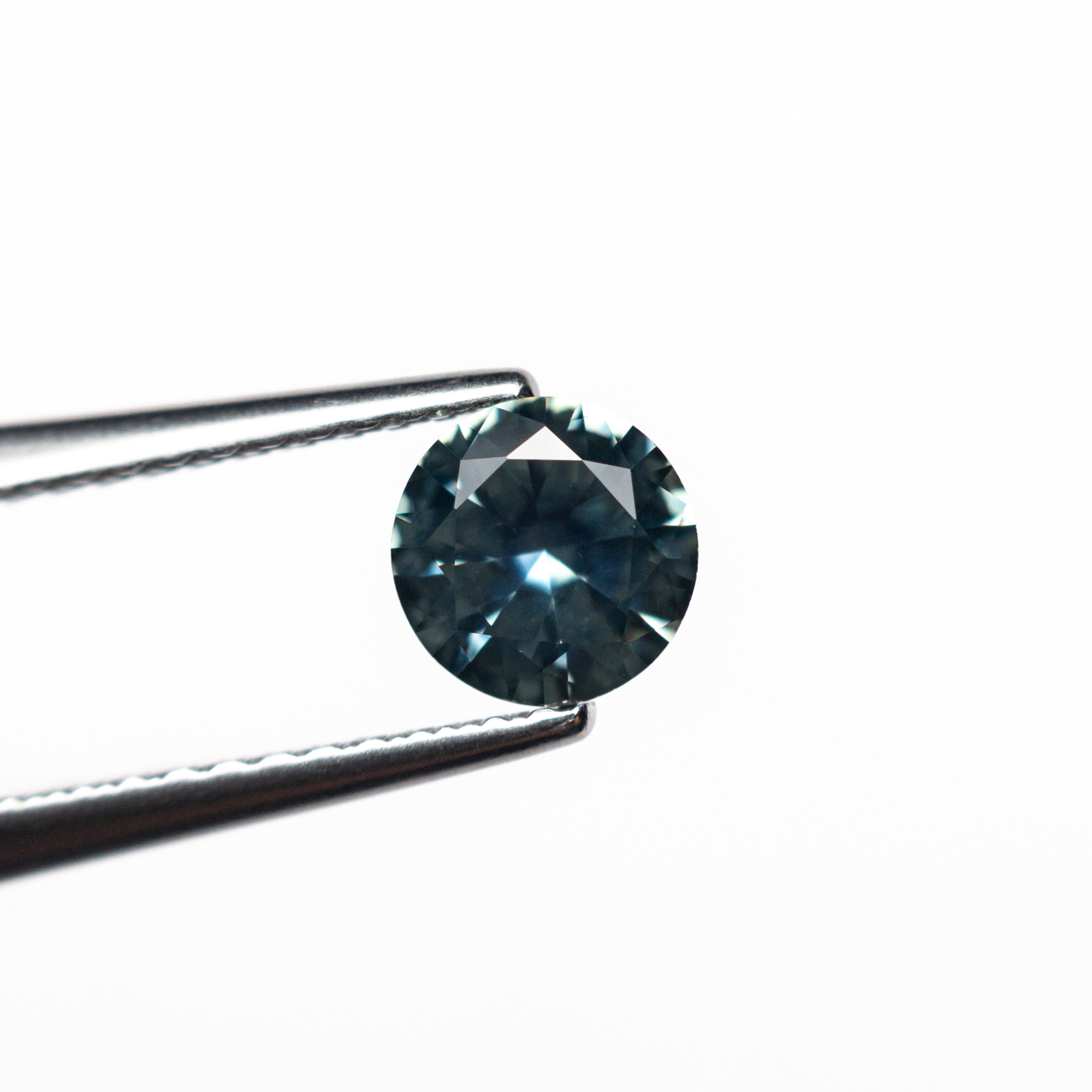 0.65ct 5.31x5.28x3.10mm Round Brilliant Sapphire 26556-27