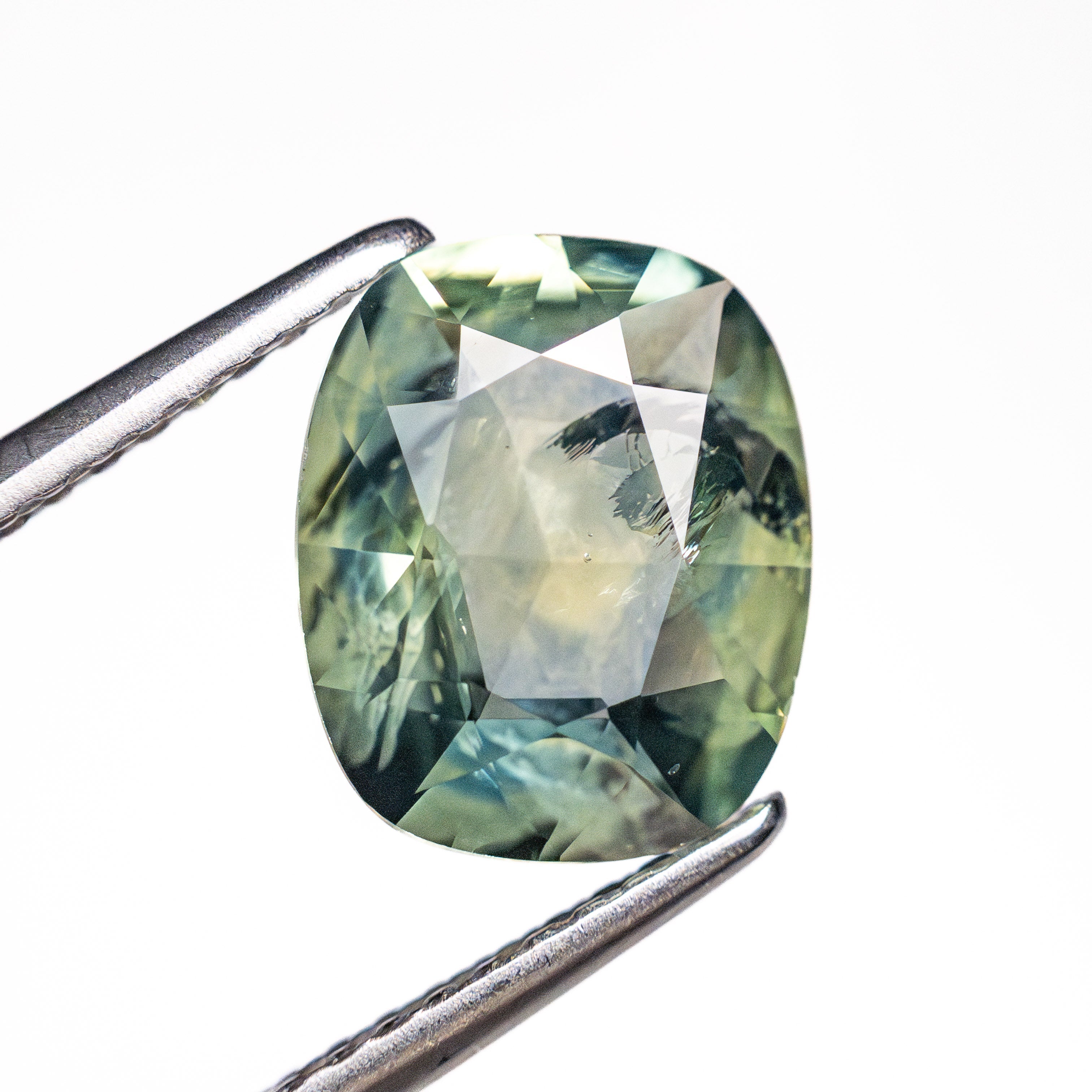 2.36ct 9.53x7.88x3.63mm Cushion Brilliant Sapphire 26577-01