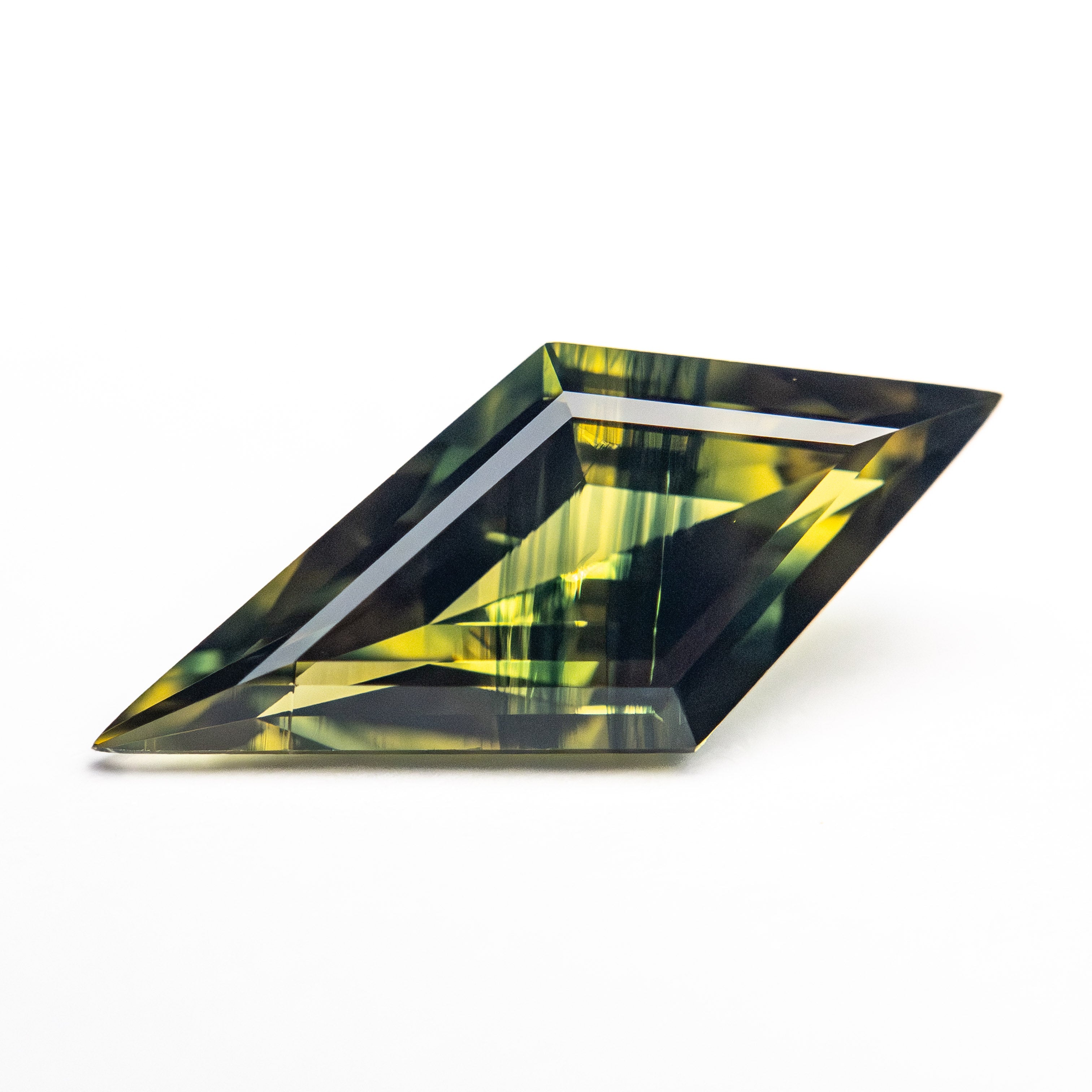 2.07ct 15.07x6.74x4.01mm Kite Step Cut Sapphire 26721-01