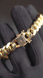 Load and play video in Gallery viewer, 18K Yellow Gold Cuban Links Bracelet
